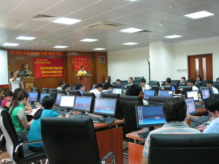 Vietnam memperkuat dan menjamin keamanan informasi dalam lingkungan siber - ảnh 1