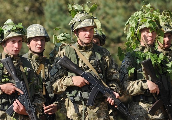 Ukraina-NATO memulai latihan perang “Rapid trident” - ảnh 1