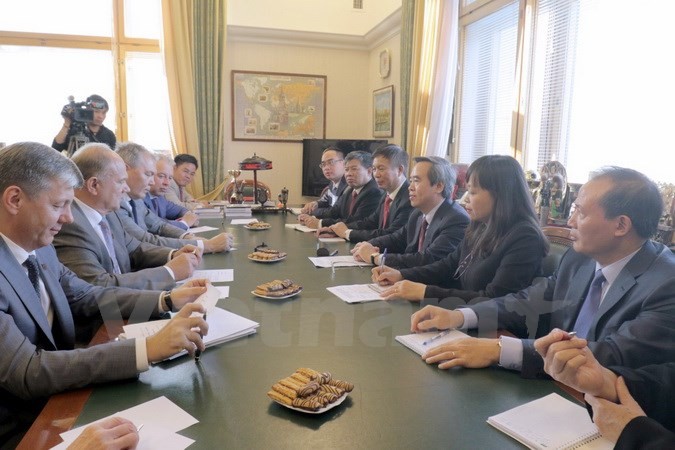  Kepala Departmen Ekonomi Komite Sentral PKV melakukan kunjungan kerja di Rusia - ảnh 1