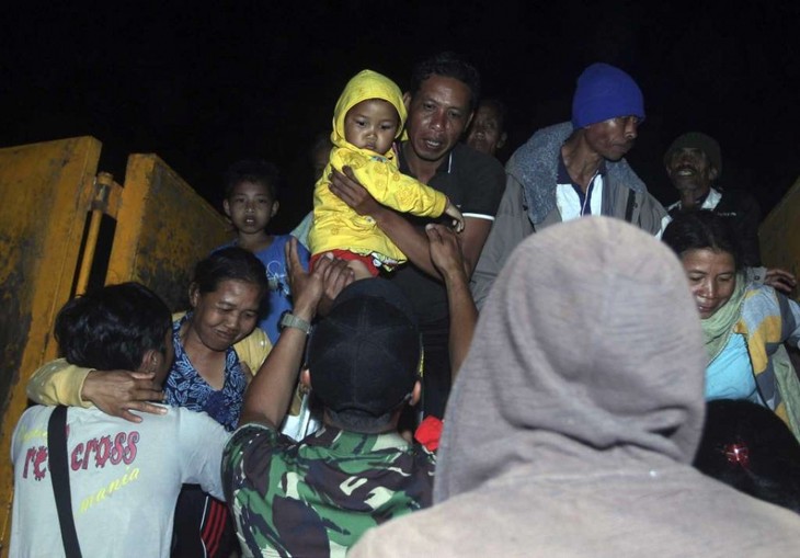  Indonesia memperkuat aktivitas pengungsian darurat di pulau Bali - ảnh 1