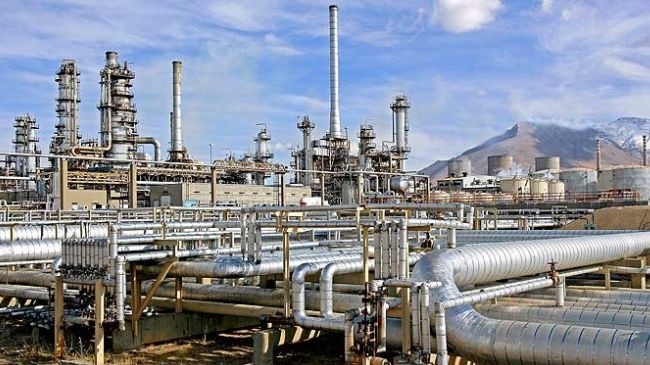  Iran menyusun rencana membangun kilang minyak di Suriah - ảnh 1