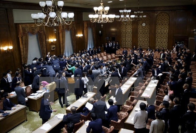 Pemilu dini di Jepang: Langkah catur penting dari PM Shinzo Abe - ảnh 1