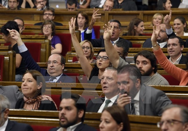 Katalonia menuntut pemisahan diri dari Spanyol, titik balik menuju ke mana - ảnh 2