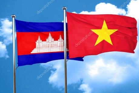 Kamboja menerima mesin-mesin pemancar pemberian Pemerintah Vietnam - ảnh 1