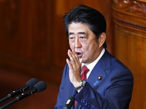  Jepang : Shinzo Abe terus mendapat kepercayaan untuk memegang jabatan PM - ảnh 1