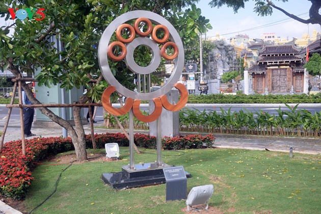 Istimewa-nya Taman patung APEC di Kota Da Nang, Vietnam Tengah - ảnh 12