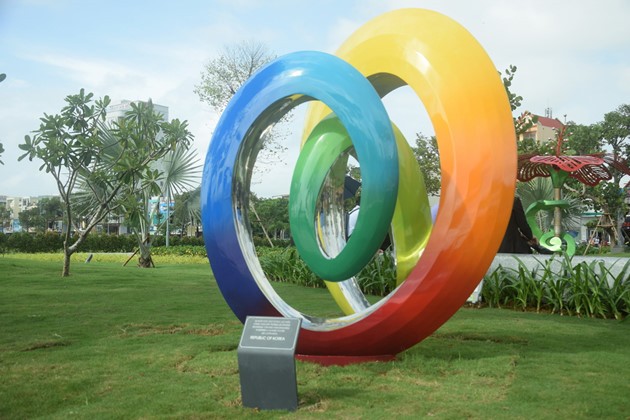 Istimewa-nya Taman patung APEC di Kota Da Nang, Vietnam Tengah - ảnh 6
