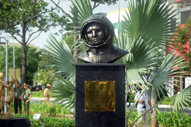 Istimewa-nya Taman patung APEC di Kota Da Nang, Vietnam Tengah - ảnh 8