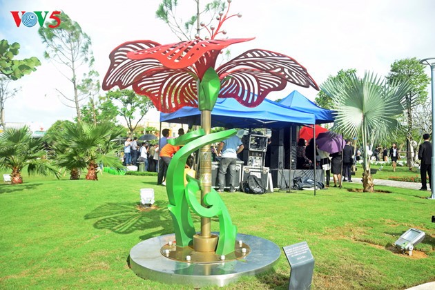 Istimewa-nya Taman patung APEC di Kota Da Nang, Vietnam Tengah - ảnh 9