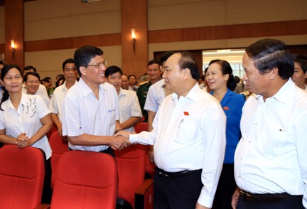  PM Vietnam, Nguyen Xuan Phuc melakukan kontak dengan pemilih Kota Hai Phong - ảnh 1
