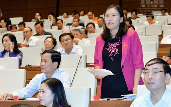 Komisi Hukum MN Vietnam membahas amandemen atas UU tentang Pelaksanaan Hukuman Pidana - ảnh 1