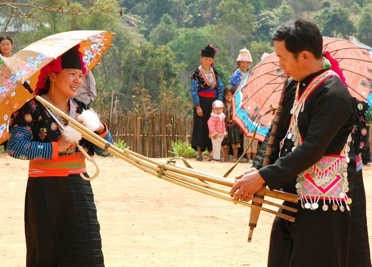 Suara seruling Khen- Ciri budaya yang indah dari warga etnis minoritas Mong - ảnh 1