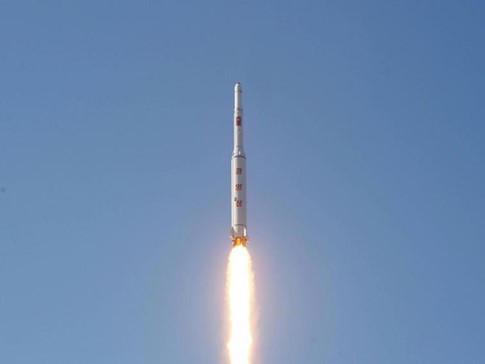 Koran Republik Korea memprakirakan kemungkinan RDRK meluncurkan satelit - ảnh 1
