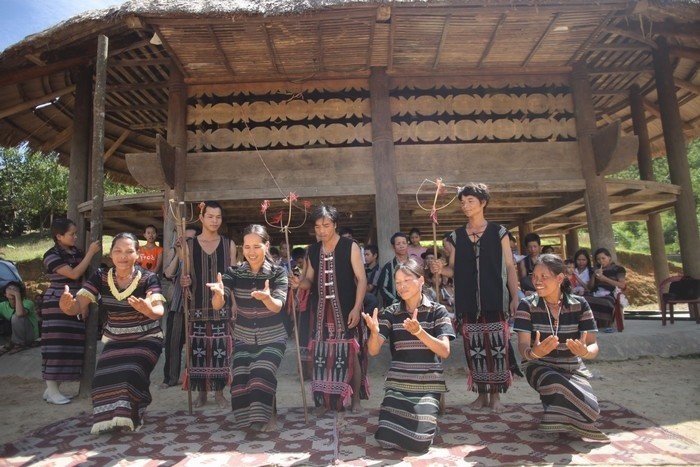 Pesta A da dari warga etnis  daerah pegunungan A Luoi - ảnh 1