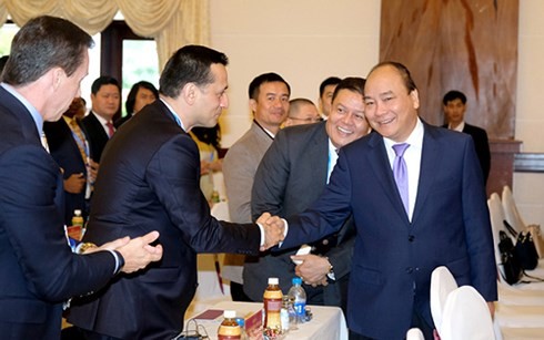  PM Nguyen Xuan Phuc menghadiri Konferensi promosi investasi Propinsi Phu Yen - ảnh 1