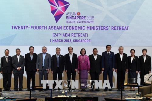  ASEAN mengesahkan kerjasama prioritas ekonomi untuk mendorong konektivitas kawasan-Vietnam menjadi pelopor dalam melaksanakan semua komitmen - ảnh 1