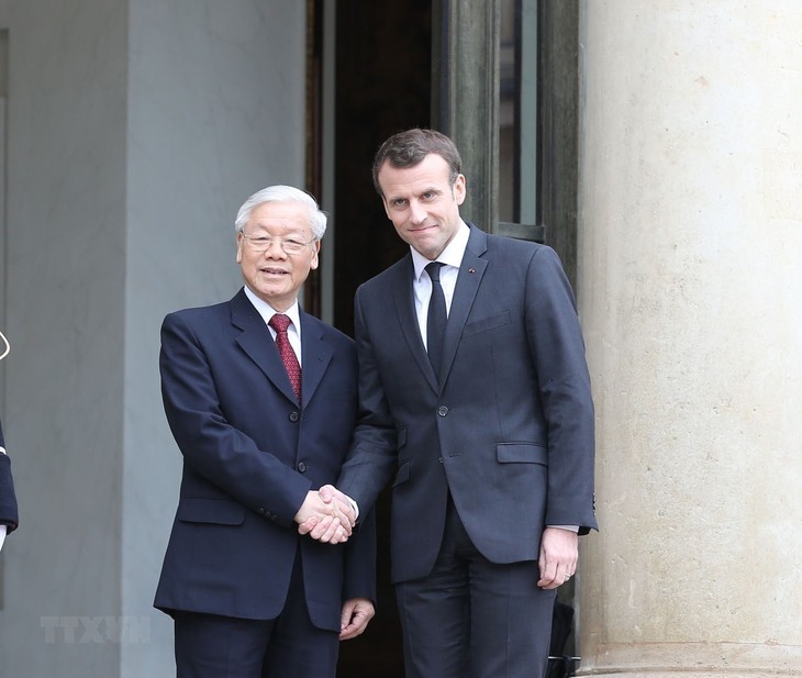  Pemimpin Vietnam dan Perancis menyepakati banyak isi kerjasama penting - ảnh 1