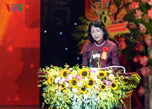 Acara peringatan ultah ke-70 Hari Presiden Ho Chi Minh mengeluarkan Seruan kompetisi patriotik - ảnh 2