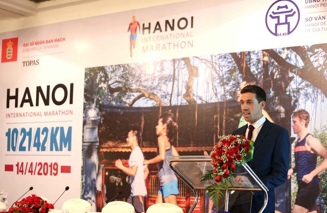 Kota Hanoi unhtuk pertama kalinya menyelenggarakan Turnamen Marathon Internasional - ảnh 1