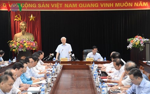 Sekjen KS PKV Nguyen Phu Trong bekerja dengan Departemen Komuniksasi dan Pendidikan KS PKV - ảnh 1