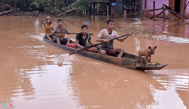 Bobol-nya waduk  hidrolistrik di Laos: ASEAN bersatu dan bahu membahu dengan Laos - ảnh 1