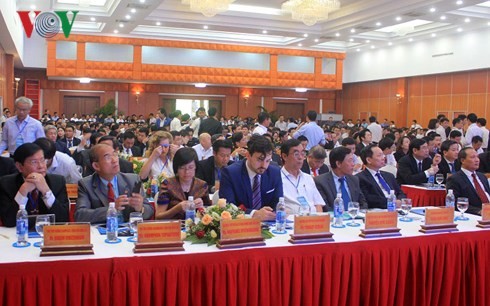 PM Viet Nam, Nguyen Xuan Phuc menghadiri konferensi mempercepat investasi Provinsi Quang Binh-tahun 2018 - ảnh 1