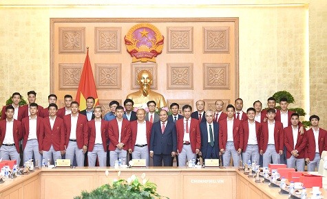 PM Pemerintah memutuskan memberikan piagam pujian kepada Timnas Sepak bola U23 Vietnam - ảnh 1