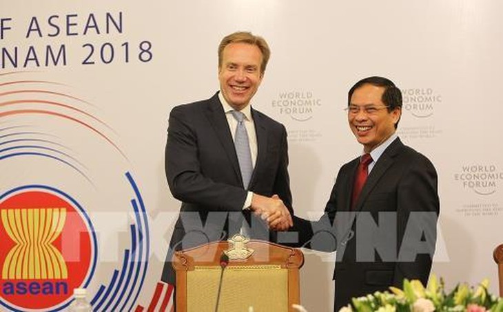 WEF-ASEAN 2018 menyosialisasikan citra tentang satu kawasan ASEAN yang bersolidaritas, makmur dan mandiri - ảnh 1