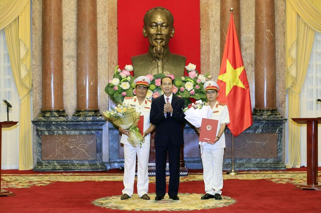 Presiden Viet Nam, Tran Dai quang menyampaikan keputusan mengangkat  Wakil Jaksa Rakyat  Agung  - ảnh 1
