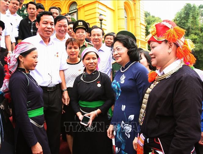 Wapres Dang Thi Ngoc Thinh menerima Delegasi  anggota tipikal Provinsi Lao Cai - ảnh 1
