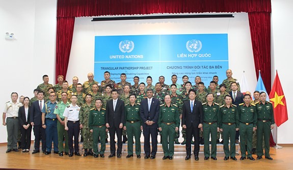  Vietnam turut menjaga perdamaian PBB: Pembukaan Kursus Pelatihan dalam mengoperasikan alat  zeni berat tahun 2018. - ảnh 1