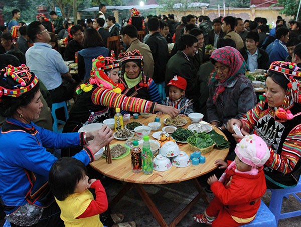 Hari Raya Tet tradisional dari warga etnis minoritas Ha Nhi - ảnh 1