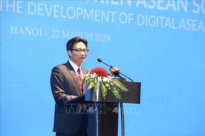 Deputi PM Vu Duc Dam : Mengembangkan jaringan internet 5G mempunyai arti penting bagi negara-negara ASEAN - ảnh 1