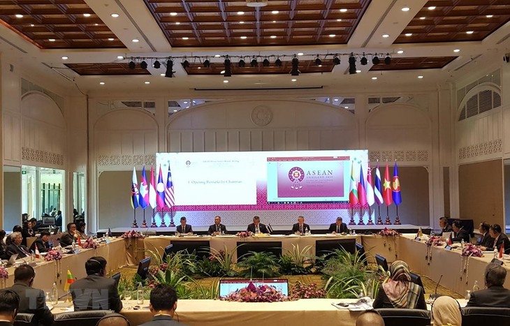 Konferensi pejabat pertahanan  senior ASEAN yang diperluas (ADSOM+)-tahun 2019  - ảnh 1