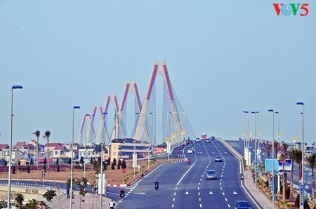 Jembatan-jembatan yang menyambungkan waktu - ảnh 8