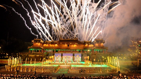 Hue Festival's impressive opening ceremony - ảnh 1