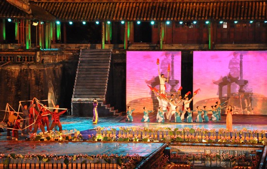 Hue Festival's impressive opening ceremony - ảnh 4