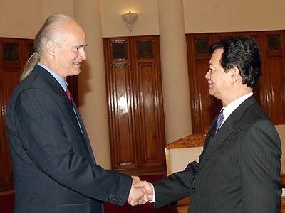 Prime Minister Nguyen Tan Dung receives Prince Alfred of Liechtenstein - ảnh 1