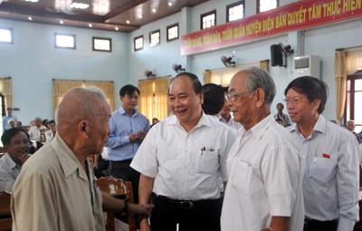 National Assembly deputies meet with voters - ảnh 1