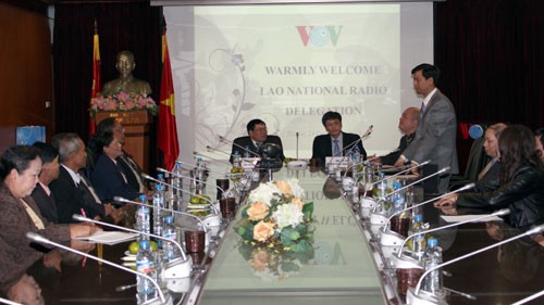 VOV leaders receive Lao radio delegation - ảnh 1