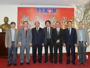 Deputy PM pays Tet visit to Vietnam News Agency - ảnh 1