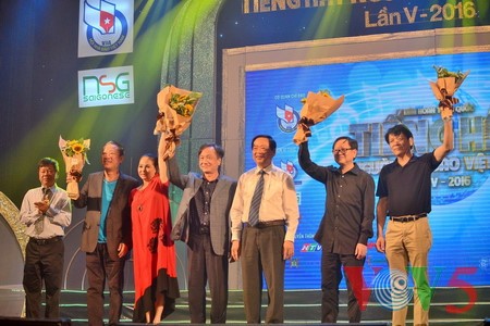 Medley “Hanoi autumn” advances to final round of Vietnam Journalists’ Singing Festival 2016 - ảnh 8