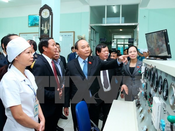 Prime Minister works with Vietnam Maritime Medicinal Academy - ảnh 1