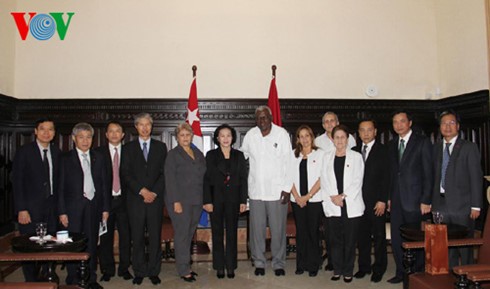 National Assembly Chairwoman meets President of Cuban National Assembly of People's Power  - ảnh 1