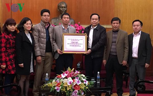 VOV offers donation to flood victims in central region - ảnh 1