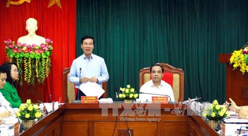 Party Communications and Education Commission Chief visits Tuyen Quang  - ảnh 1