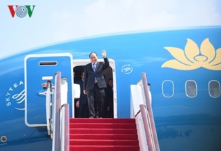 Prime Minister Nguyen Xuan Phuc begins official visit to Thailand  - ảnh 1