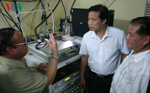 Cambodia receives radio transmitters from Vietnam   - ảnh 1
