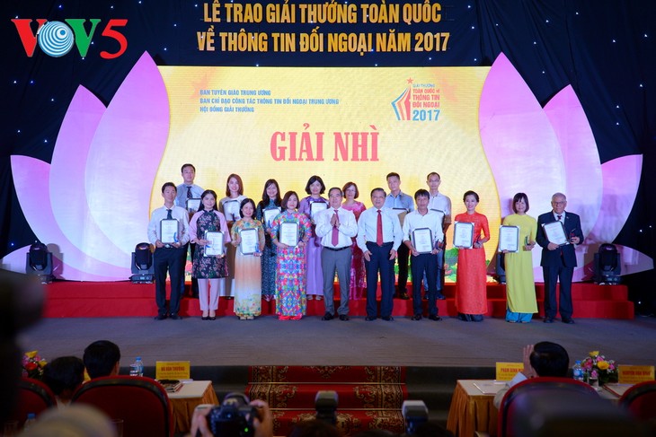 Best works in external information service honored - ảnh 1