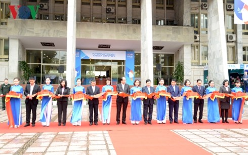 International Media Center of US-DPRK summit inaugurated in Hanoi - ảnh 1